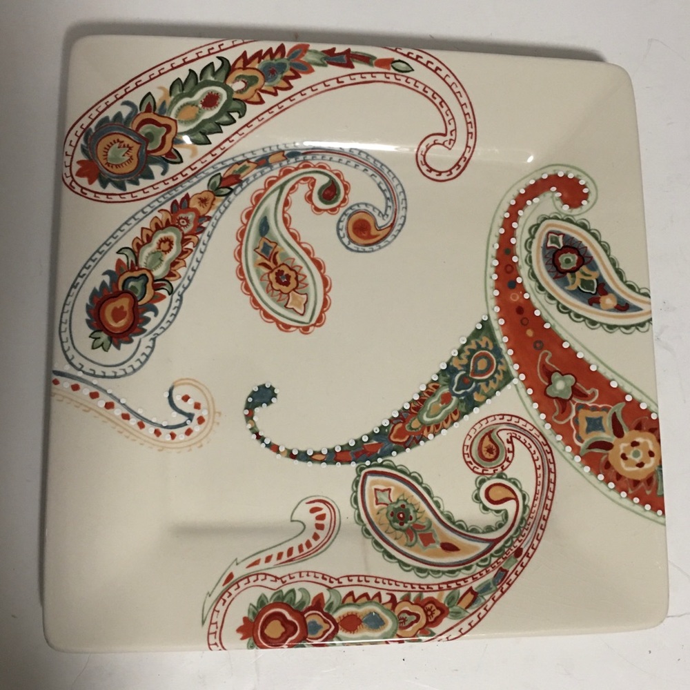 1 Hand painted plate Tabletops Gallery Multi paisley READ DESCRIPTION.
